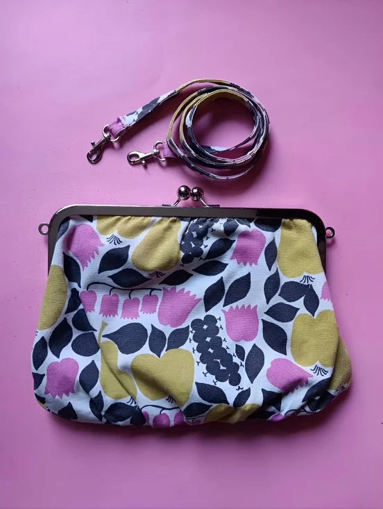 Marimekko "Kissankello" Fruit and Floral Print Canvas Kiss Lock Purse Clutch - Picture 4 of 7